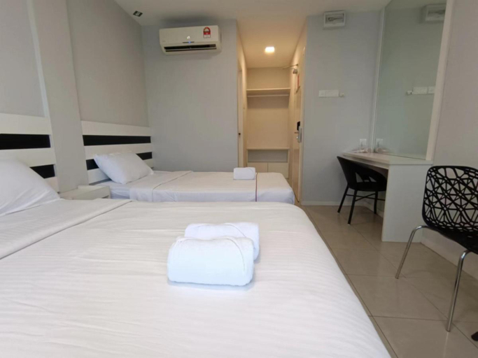 Bedroom 3, Lea Guest House & Cafe, Port Dickson