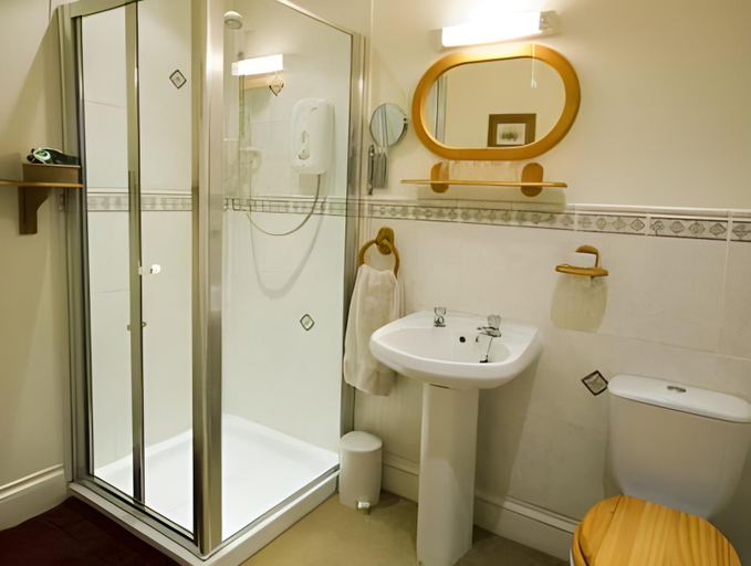 Bathroom 4, Newcourt Barton, Devon