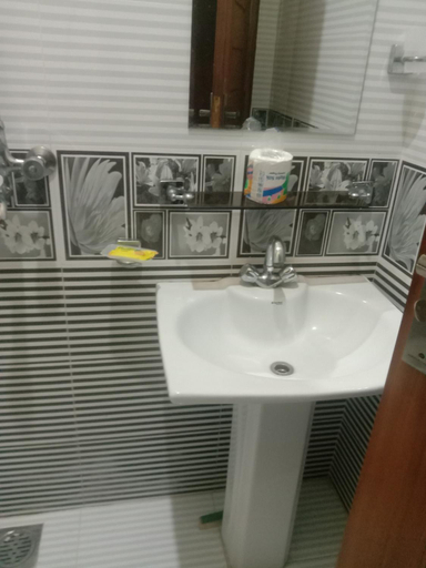 Bathroom 3, The Gujrat Guest House, Gujranwala
