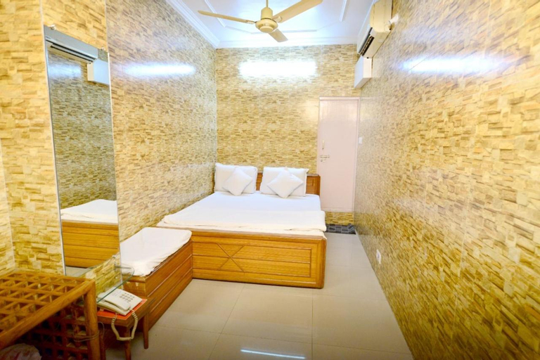 Ganpati Hotel, Bhopal