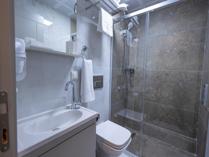 Bathroom 3, Moss Hotel YENIKAPI, Fatih
