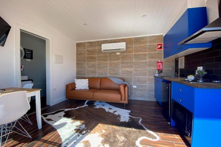 Others 3, Amethyst - 1 Bed with Hot Tub - Kundalini Lodge, Mid-Western Regional - Pt A