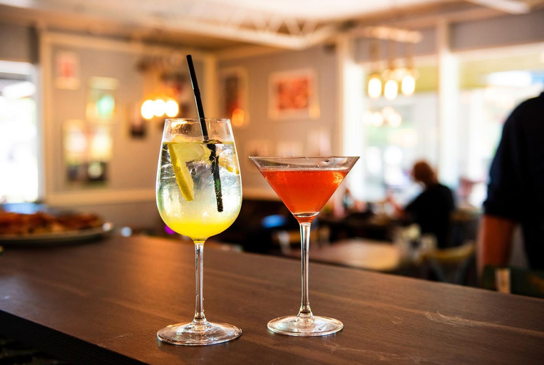 Food & Drinks
