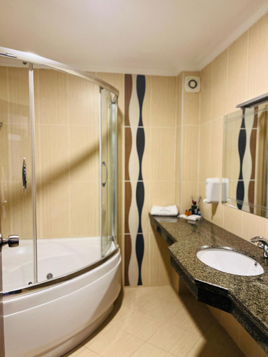 Bathroom 4, BM HOTEL CITY, Merkez