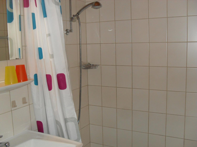 Bathroom 3, Dowis-Hof, Traunstein