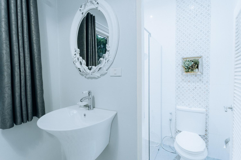 Bathroom 17
