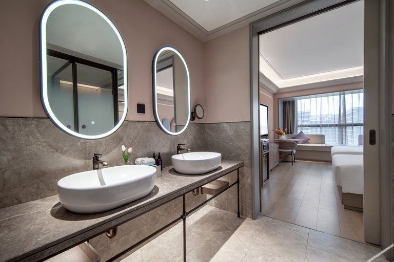 Bathroom 4, Mercure Guangzhou Baiyun International Airport Hotel, Guangzhou