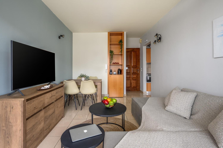 Shared lounge/TV area 5, Elli Beach Downtown Apartments, South Aegean