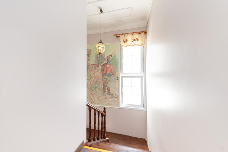 Others 5, Begonville Corner, Fatih
