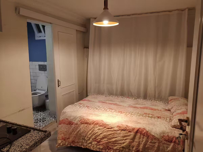 Bedroom 2, 2BR/2Bath with Garden - Between Şişli & Taksim, Beyoğlu