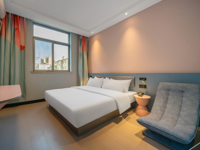 Bedroom 25