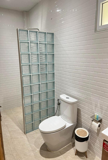 Bathroom 15
