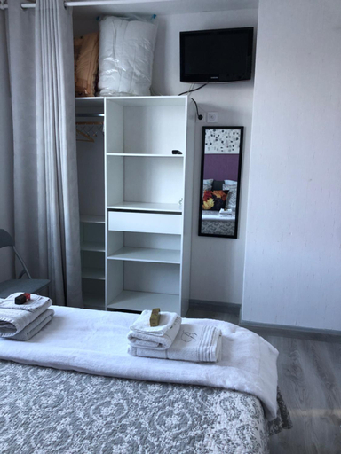 Bedroom 2, Chez Annie, Maine-et-Loire
