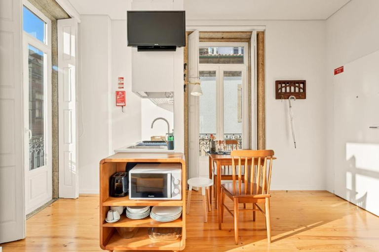 Others 4, Host Wise - Lovely Shinny Flats with Balcony - Clerigos, Porto