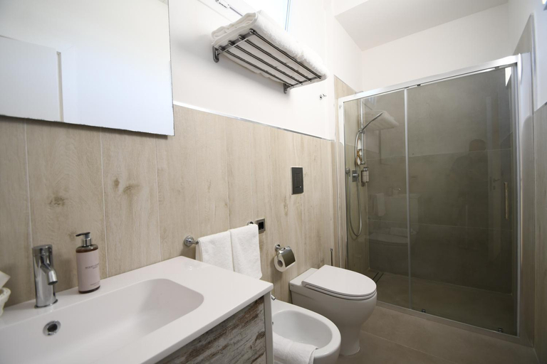 Bathroom 3, Il Filo Di Arianna-Mola-Bed and Breakfast, Bari