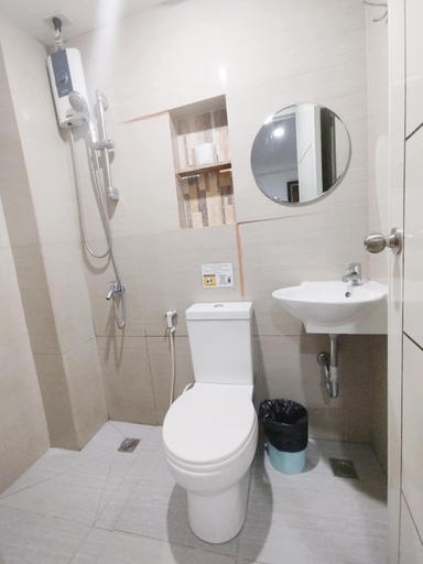 Bathroom 4, Sulit Hotel Manila, San Juan