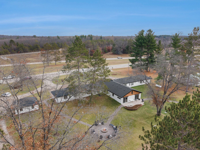 Others 5, The Windmoor Lodge, Crawford