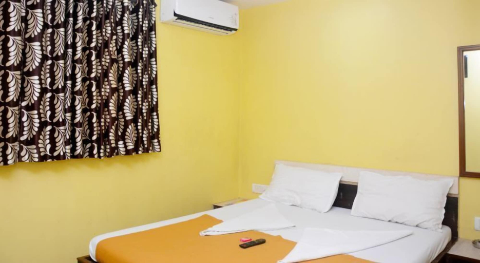 Bedroom 3, Hotel National Residency, Mumbai Suburban