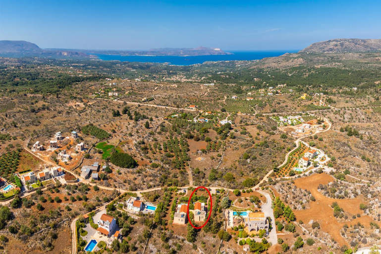 Others 4, Villa Litsa, Crete