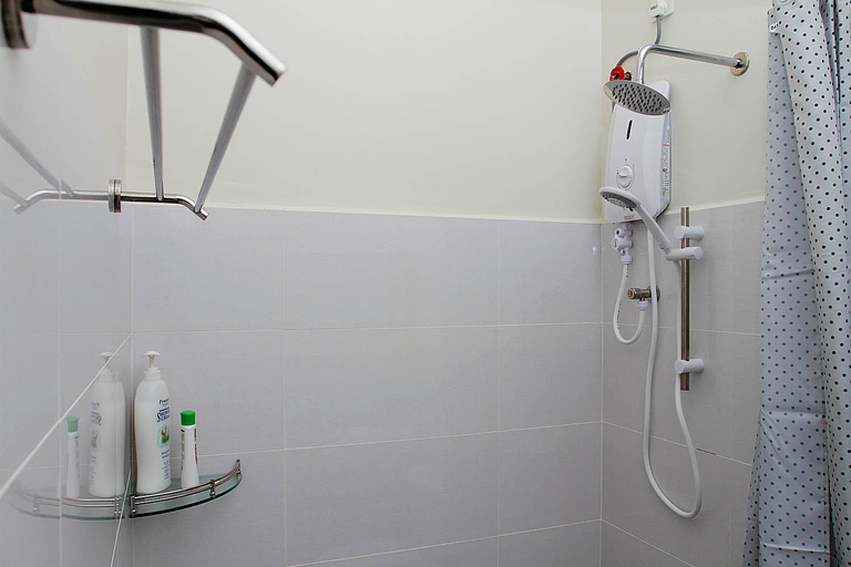Bathroom 5, KC Beachfront, Marang