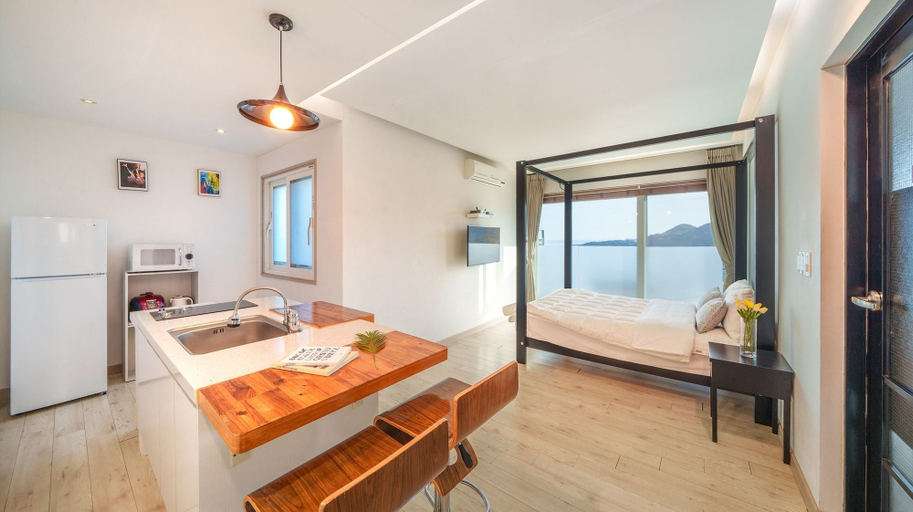 Bedroom 3, Namhae Aria Spa Pension, Namhae