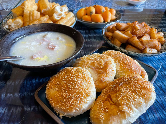 Food & Drinks 9