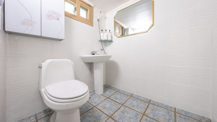 Bathroom 4, Yeosu Grace Family Pension, Yeosu