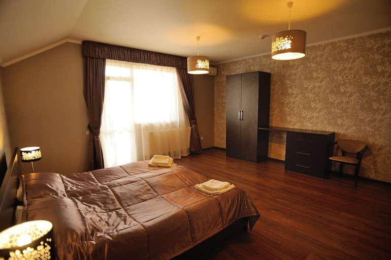 Others 2, Hotel Vulyk, Stryis'kyi