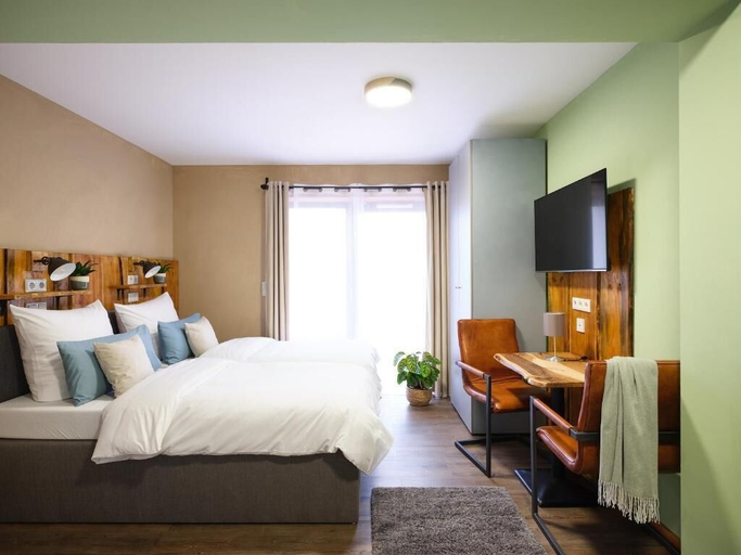 Bedroom 3, PHIL & MAX Hotel & Apartments Airport, Region Hannover