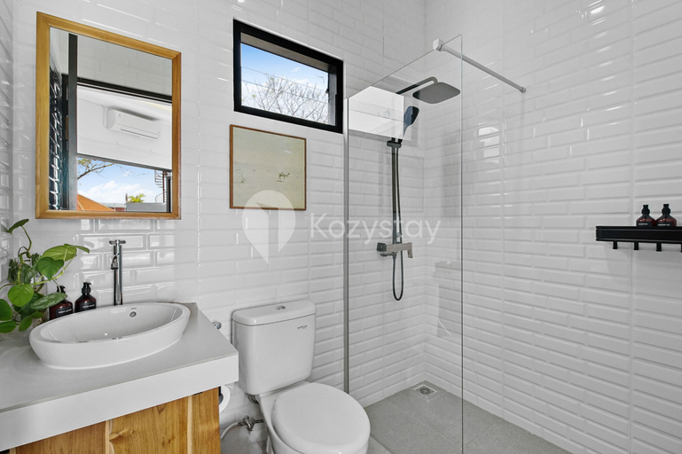 Bathroom 5, Aila Villa by Kozystay - Nusa Dua, Badung