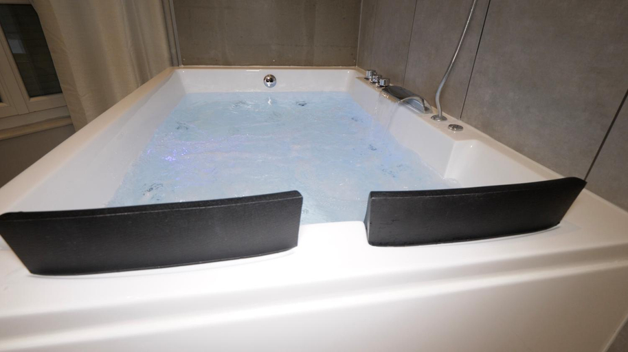 Bathroom 8