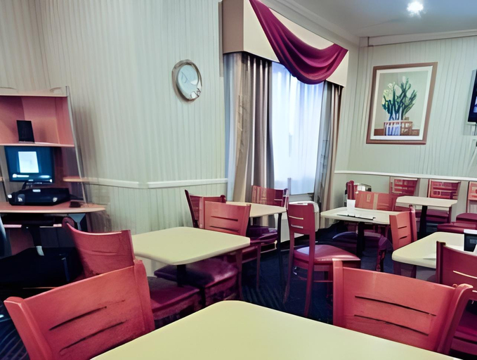 Food & Drinks 5, Wingate by Wyndham Oshkosh, Winnebago