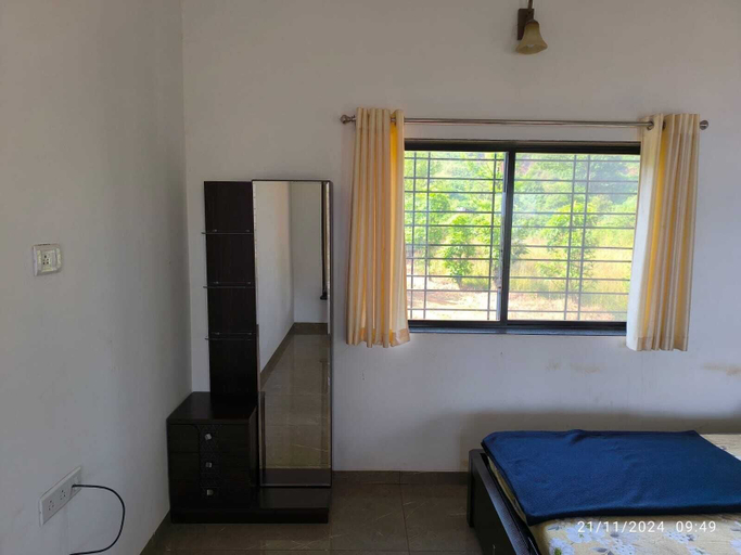 Bedroom 1, Eagle Eye Resort, Satara