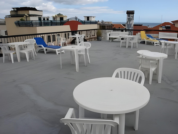Others 5, Hotel Sirius, Funchal