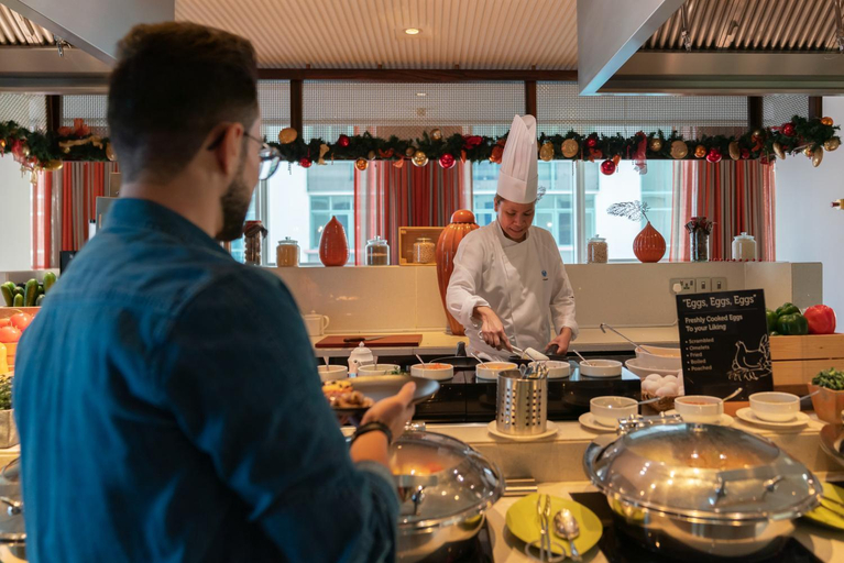 Food & Drinks 5, Centro Al Manhal Hotel by Rotana, Abu Dhabi City