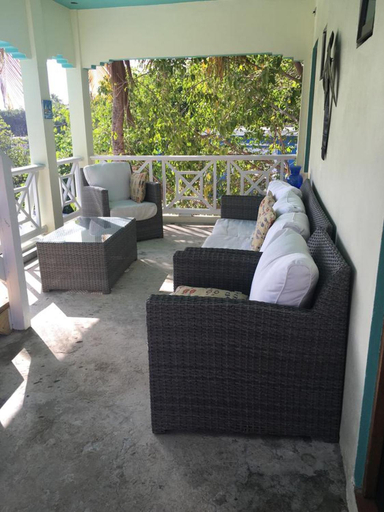 Others 3, Mamacitas Guest House