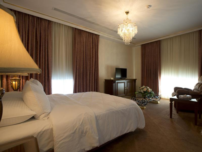 Bedroom 3, Amman International Hotel, Salt