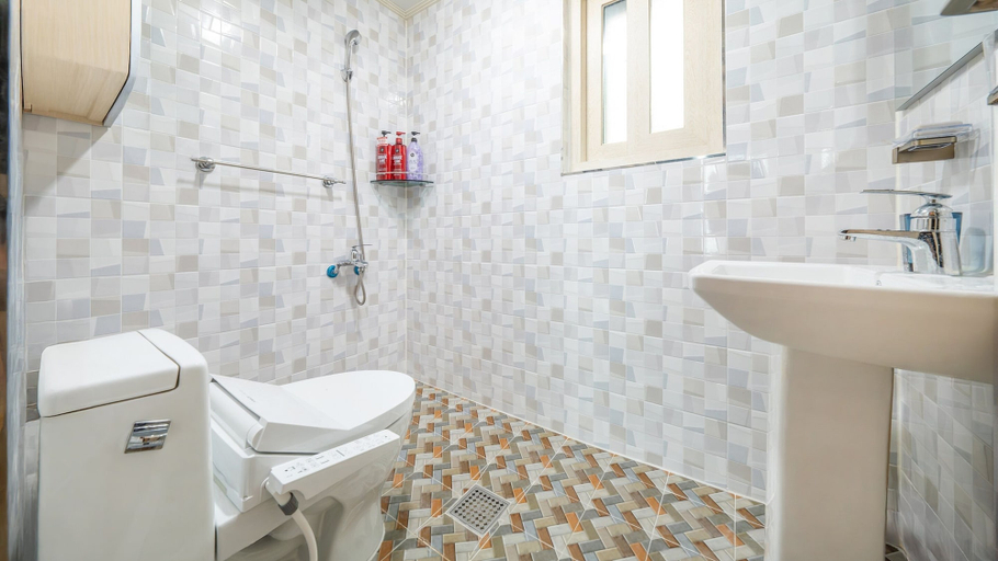 Bathroom 3, Taean Anmyeondo Soso Private Pension, Taean