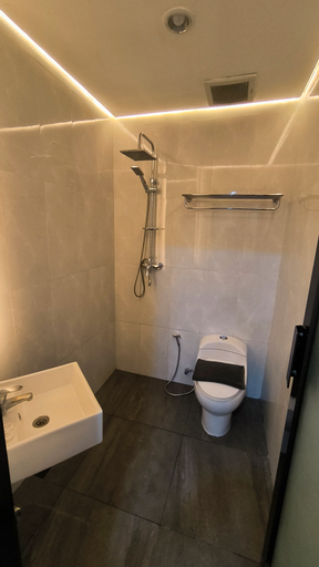 Bathroom 4
