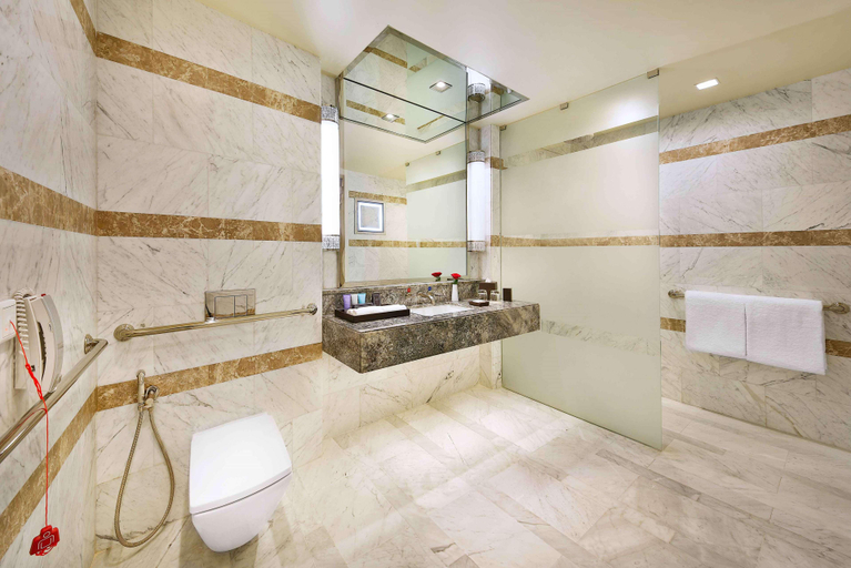 Bathroom 15