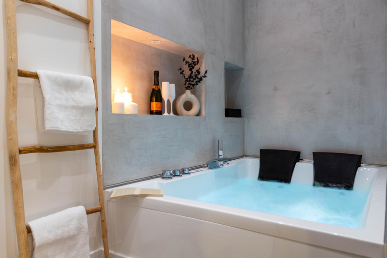 Bathroom 7