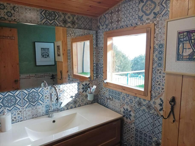 Bathroom 3, קטלב kta-love