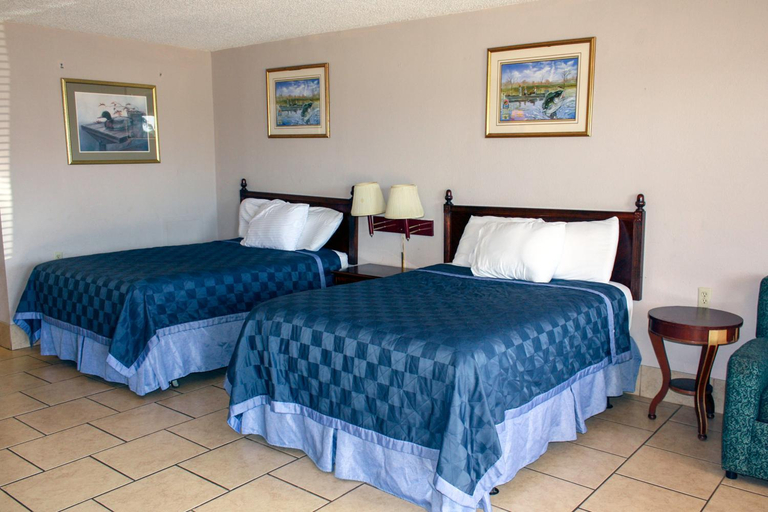 Others 3, Toledo Town Inn, Sabine