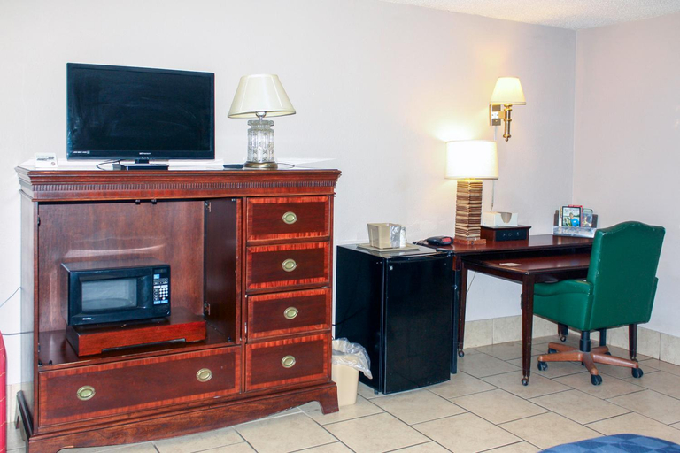 Others 5, Toledo Town Inn, Sabine