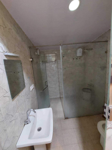Bathroom 3, Yogi Golden Resort, Mysore