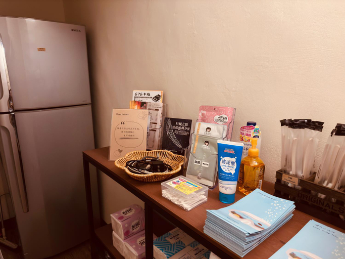 Food & Drinks 5, H-khun Apartment, Pingtung