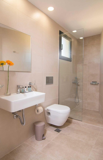 Bathroom 5, Rainbow Hotel Apartments, Crete