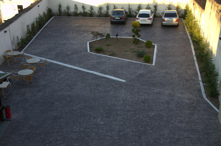 Others 3, Pensiune Xe-Mar, Arad