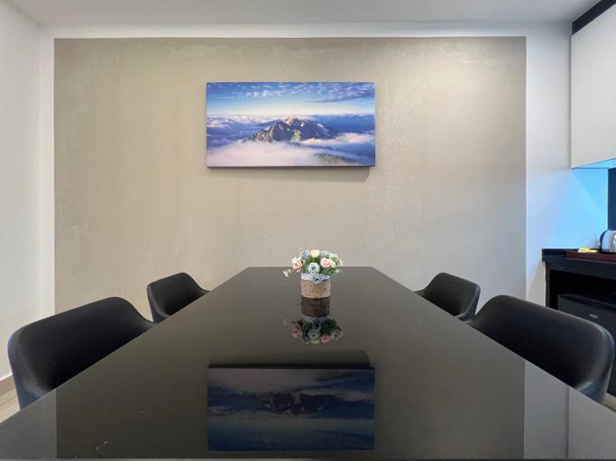 Dining Room 1