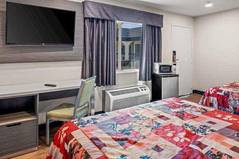 Bedroom 5, La Mirage Inn - Long Beach, Los Angeles